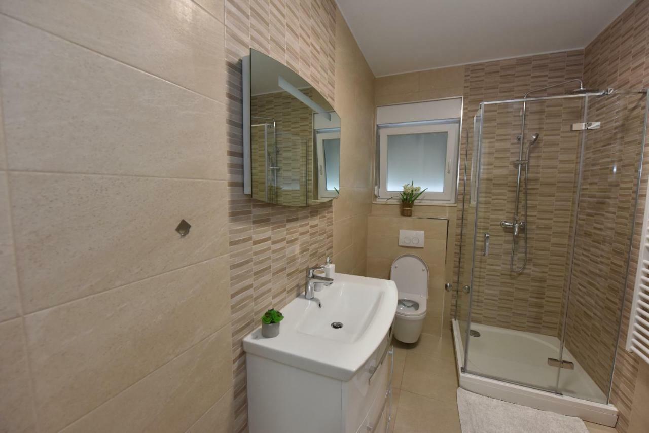 Family Apartments Podsolarsko Sibenik Luaran gambar