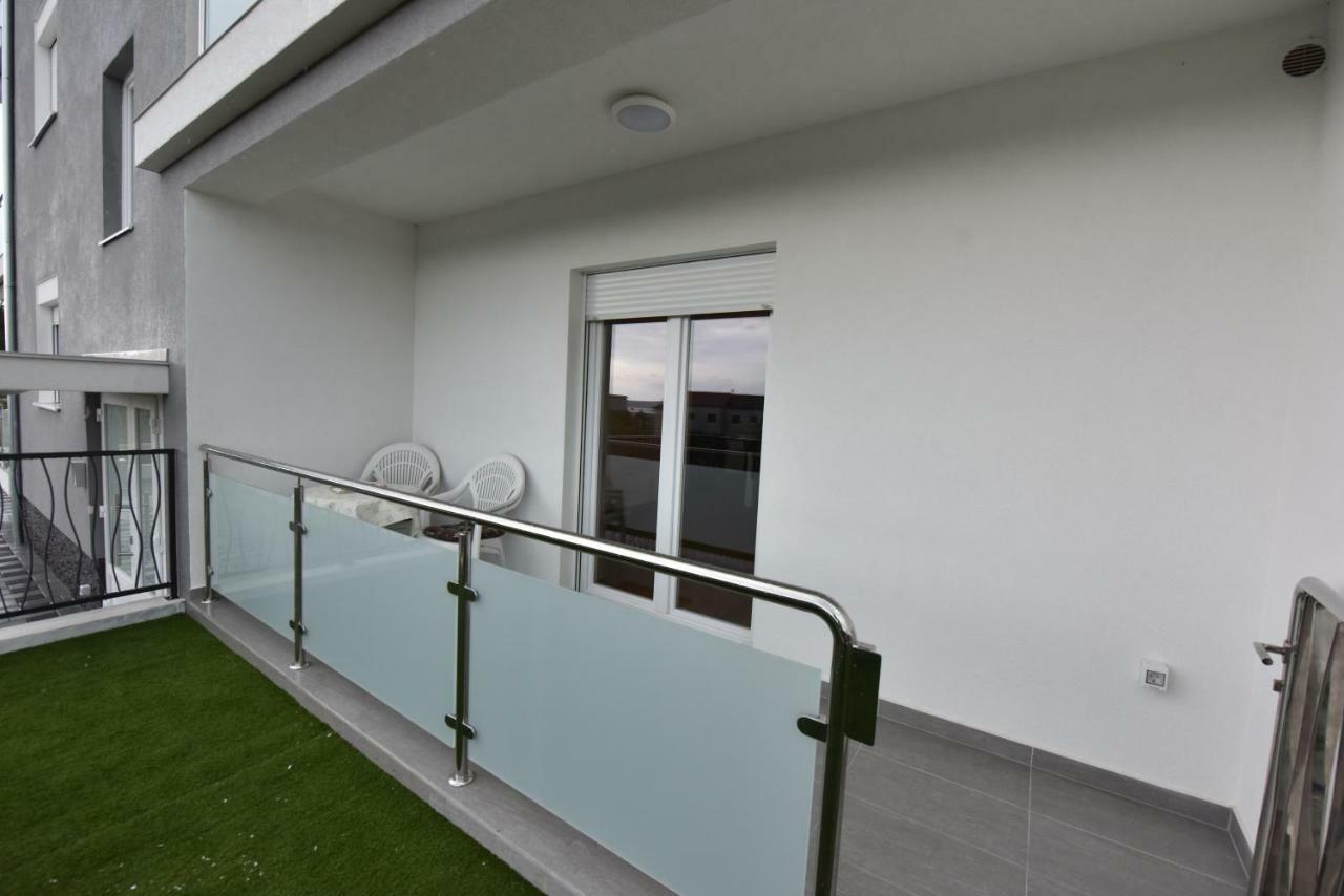 Family Apartments Podsolarsko Sibenik Luaran gambar